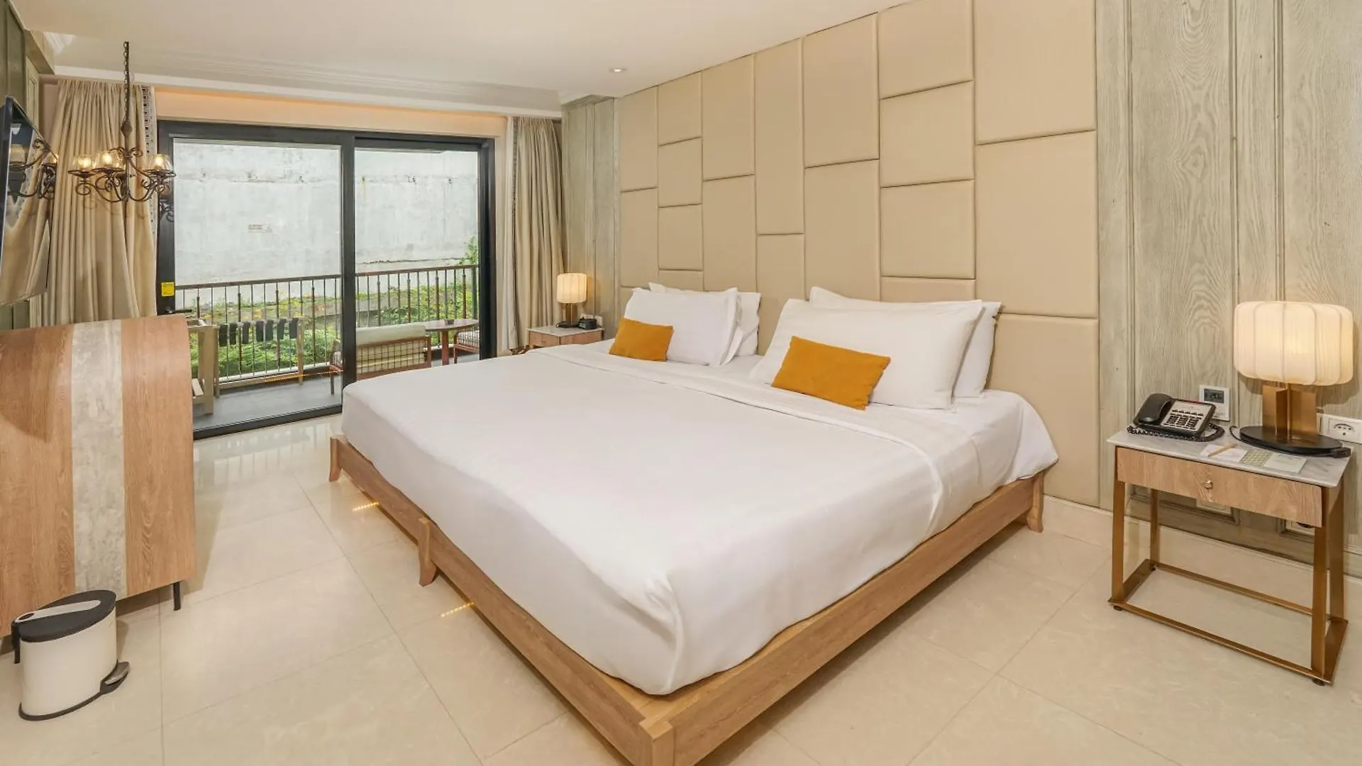 Jambuluwuk Oceano Seminyak Hotel Indonesia