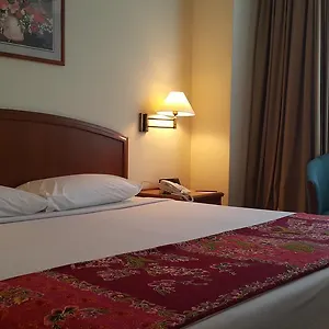 https://mandarin-court.kualalumpurs-hotels.com