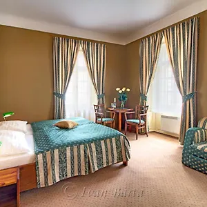 *** Otel U Schnellu Çek Cumhuriyeti